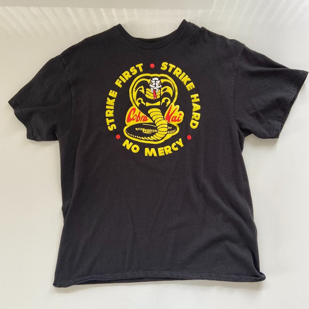 Cobra Kai T-Shirt Mens Large Strike First No Mercy Karate Kid TV Show Movie Tee